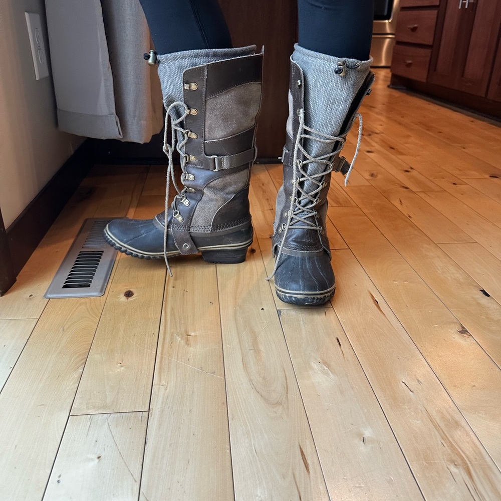 Sorel Black and Gray Boots